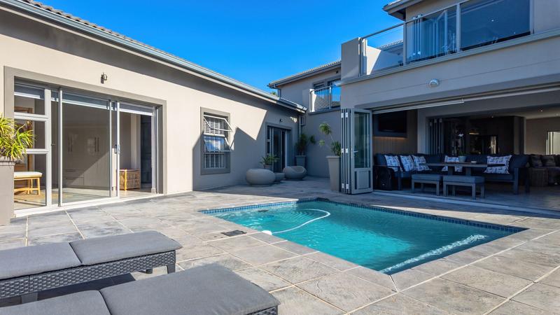 6 Bedroom Property for Sale in Outeniqua Strand Western Cape